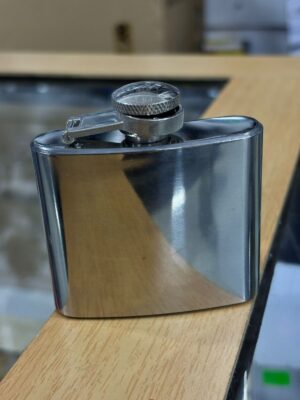 LICORERA  PETACA   WHISKERA  2 1/2 OZ