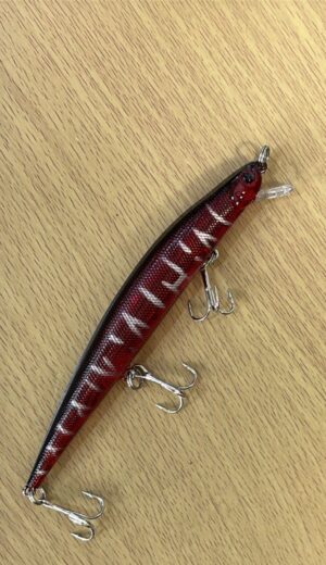 SEÑUELO DE PESCA ROJO